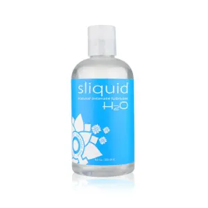 Water-based anal lubricant Sliquid H2O: safe for condoms and silicone toys, gentle on skin and easy to clean
